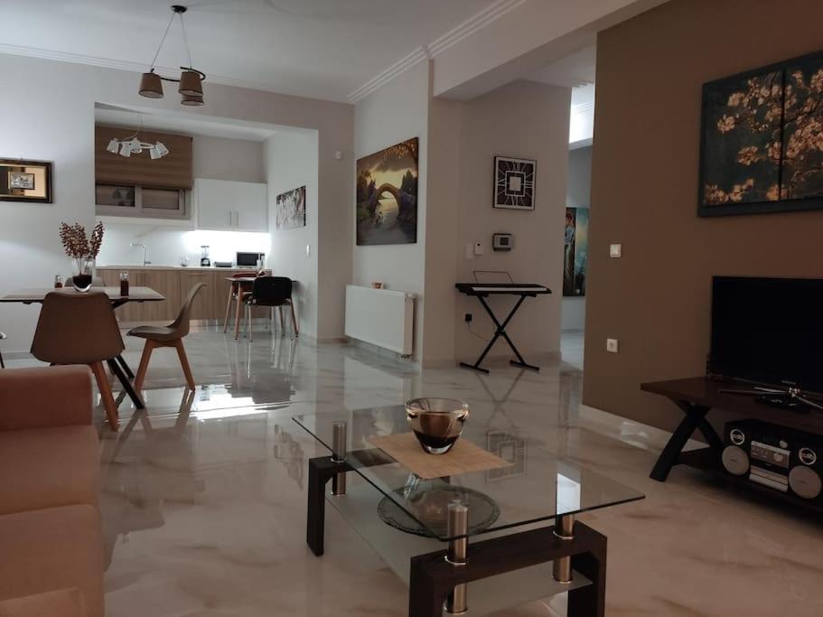 Ebony And Ivory Suites Dhrosiá Exteriér fotografie