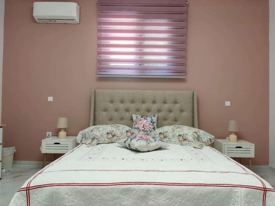 Ebony And Ivory Suites Dhrosiá Exteriér fotografie